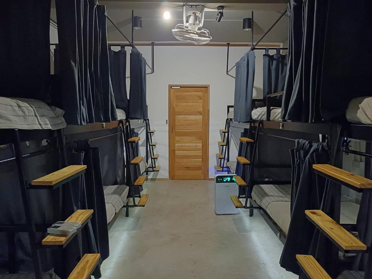 Amsterdamned Hostel Bangkok Bagian luar foto